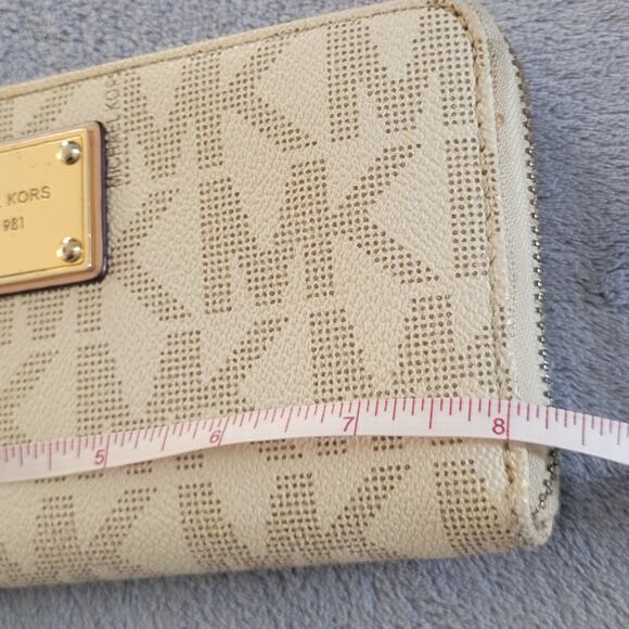 Michael Kors Jet Set Signature Zip Around Bifold Wallet Tan/Cream 8 Card Slots - Picture 11 of 13